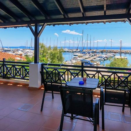 Апартаменты Nikiti Seafront Blue Экстерьер фото